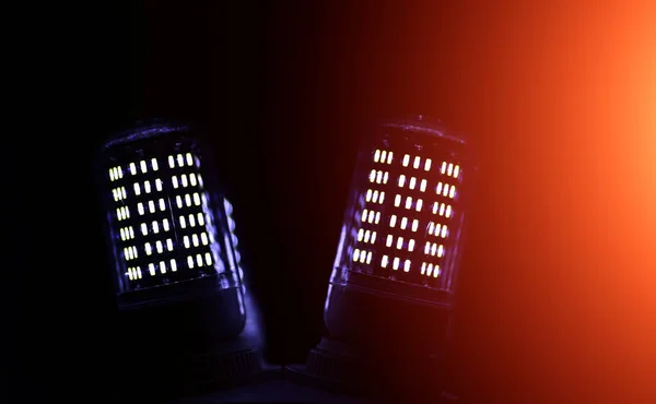 LED-Elemente in der Lampe. Lampen mit Dioden. viele helle Lichter — Stockfoto