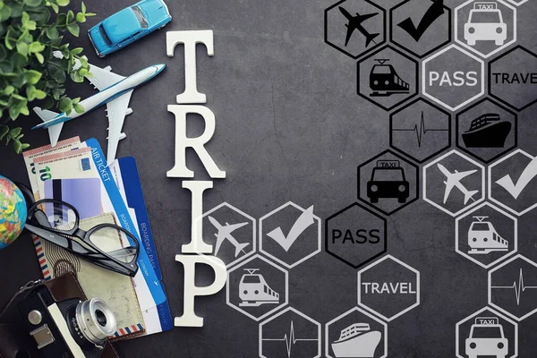 Авіаквиток і паспорт на літак. Концепція подорожей. Квиток — стокове фото