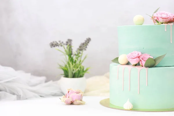 Pasteles con sabor a confitería para unas vacaciones — Foto de Stock