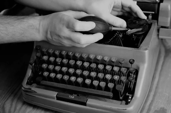 Black and white retro typewriter letter — Stock Photo, Image