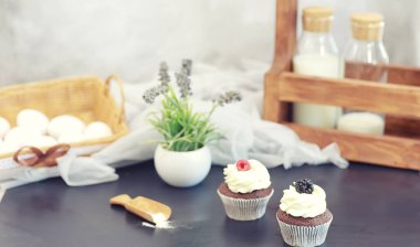 Şekerleme aromalı kek bir tatil için