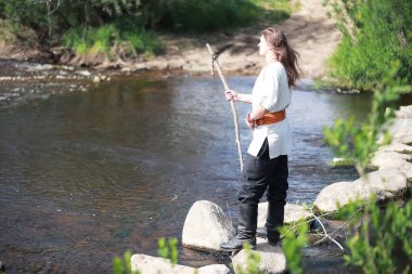 Bir İskandinav biri etnik giysiler
