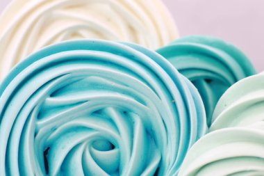 Şekerleme aromalı kek bir tatil için