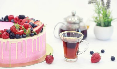 Şekerleme aromalı kek bir tatil için