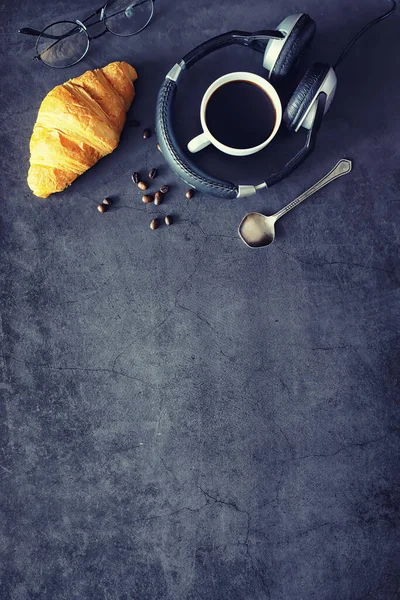 Pâtisseries Fraîches Sur Table Croissant Aromatisé Français Pour Petit Déjeuner — Photo