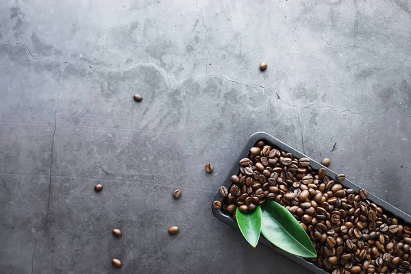 Påse Kaffe Kaffebönor Rostade Bordet Kaffebönor Med Blad För Matlagning — Stockfoto