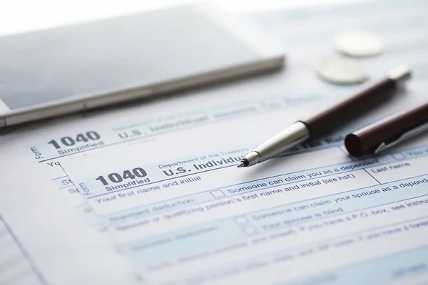 Relatório Anual Impostos Formulário Fiscal Cima Mesa Assinatura Das Demonstrações — Fotografia de Stock