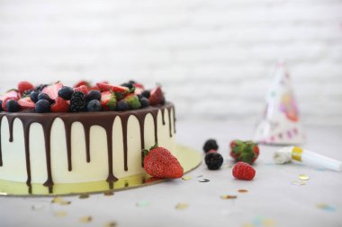 Tatil ve normal bir kahvaltı için şekerleme aromalı kekler.