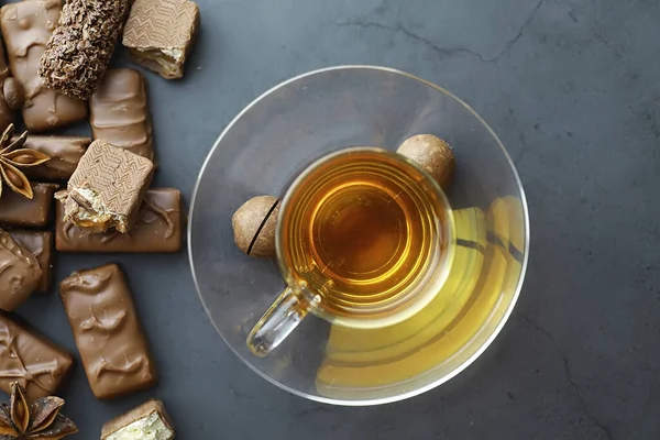 Barras Chocolate Sobre Fondo Negro Contraluz Chocolate Con Relleno Dulces — Foto de Stock