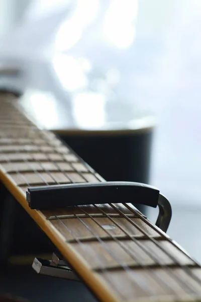 Acoustic Guitar Artist Playing Stringed Musical Instrument Stage Black Guitar — Stock Photo, Image