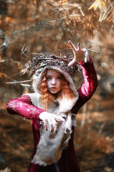 Fortune Teller Effectue Rituel Dans Les Profondeurs Forêt — Photo