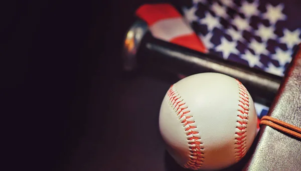 Americká Tradiční Sportovní Hra Baseball Koncept Baseball Míč Netopýři Stole — Stock fotografie