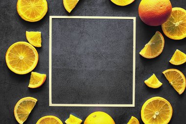 Taş masada turuncu turunçgil meyvesi. Turuncu arkaplan.