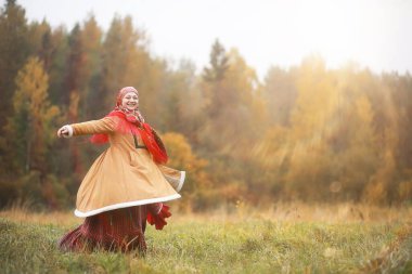 Köy tarzında geleneksel Slav ritüelleri