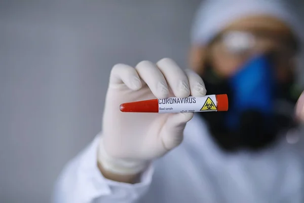 Cientista Pesquisador Laboratório Está Testando Drogas Para Tratamento Pneumonia Viral — Fotografia de Stock