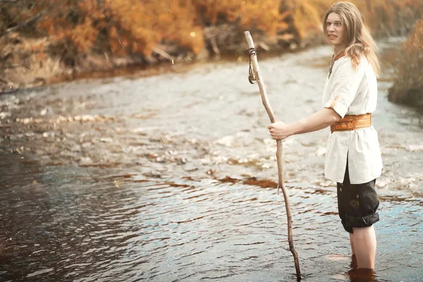 Ein Mann Ethnischer Kleidung Ist Ein Skandinavischer Bauer — Stockfoto