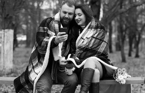 Young Loving Couple Walk Autumn Park — Stock Photo, Image