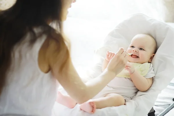 Maternity Concept Young Mother Feeds Her Little Baby First Lure — Stock Photo, Image