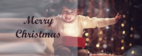 Famiglia Alla Vigilia Natale Camino Bambini Aprono Regali Natale Bambini — Foto Stock
