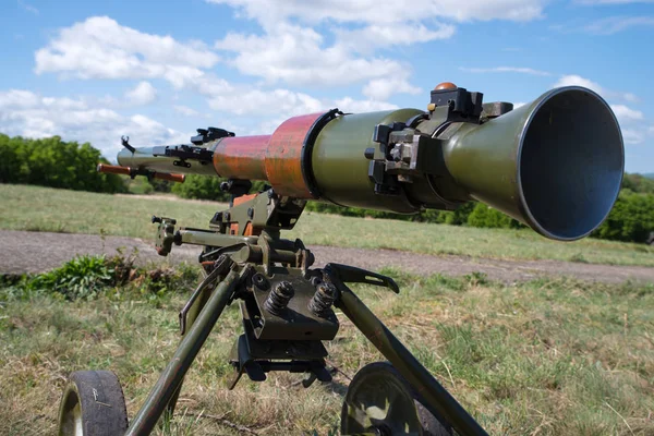 Противотанковые безоткатные пулемётные снаряды СССР — стоковое фото