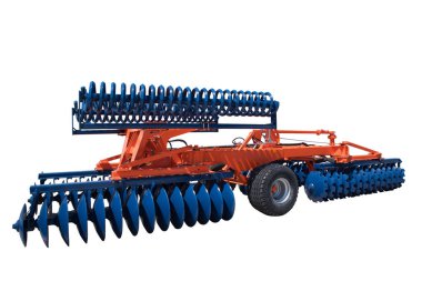 Beyaz arkaplan üzerindeki disk harrow.