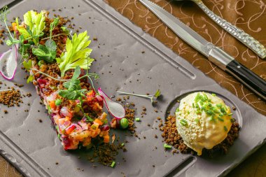 Cam vinaigrette salata catering için olabilir. orijinal besleme