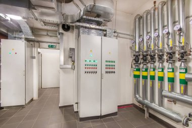 Elektrik kontrol paneli elektrik ve dağıtım için çevreleme.