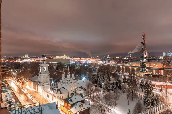 Вид Воздуха Освещенный Центр Москвы Вечернее Время Памятник Петру Церкви — стоковое фото