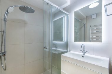 Apartament küçük rahat banyo