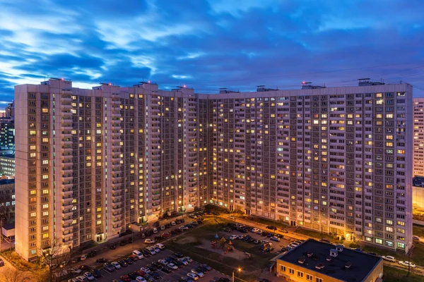 Vista Superior Edifício Residencial Apartamentos Vários Andares Pôr Sol Pitoresco — Fotografia de Stock