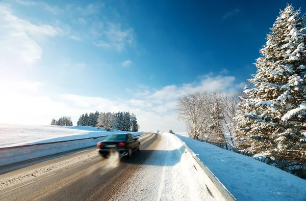 Pneus Voiture Sur Route Hiver Recouverts Neige — Photo