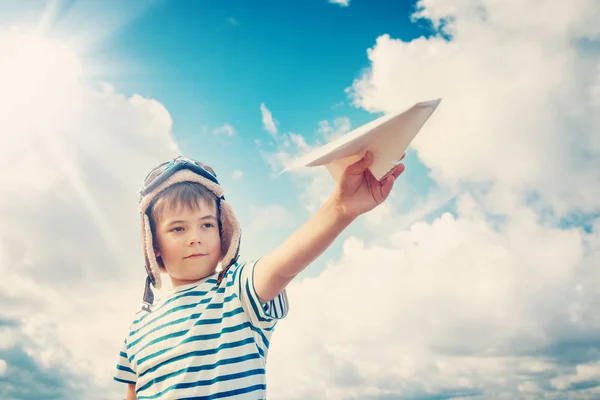 Boy Playing Paper Plane Aviator Hat Child Outdoors Summer — Stock Photo, Image