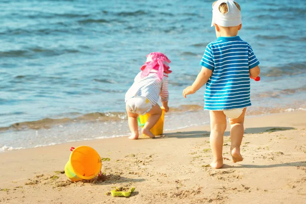 Бабигара Бебі Хлопчика Панує Пляжі Влітку — стокове фото