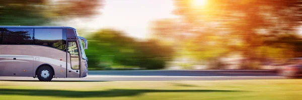 Bus Asphalt Road Beautiful Spring Day Countryside — Stock Photo, Image