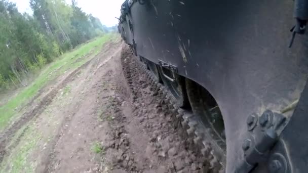 Tank Caterpillar close-up — Stockvideo