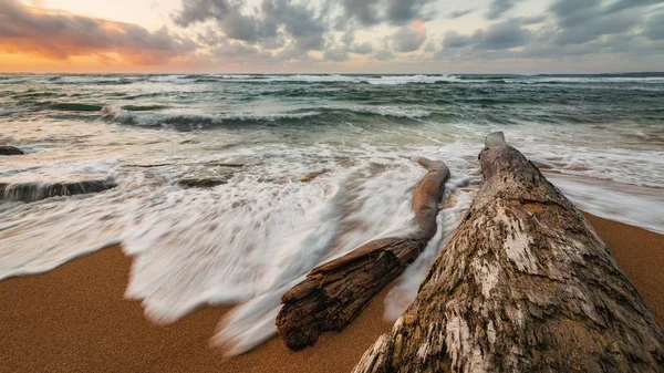 Atardecer de Kauai Hawaii en la playa — Foto de Stock