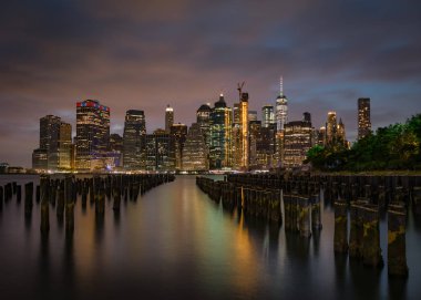 Brooklyn, New York'tan görüldüğü gibi Manhattan Skyline