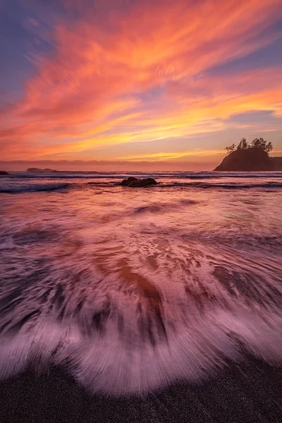 Ένα τοπίο βραχώδη παραλία το ηλιοβασίλεμα, Humboldt County, Καλιφόρνια — Φωτογραφία Αρχείου