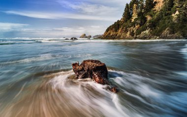 Rocky Beach 'te gün batımı, Kuzey Kaliforniya Sahili