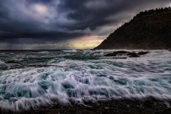 Thor van Well, Cape Perpetua, Oregon, Usa, kleurenafbeelding — Stockfoto