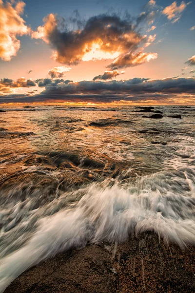 Západ slunce na krásné pláži Oregon s výhledem na Tichý oceán — Stock fotografie