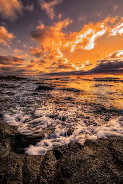 Sonnenuntergang an einem wunderschönen Oregano-Strand mit Blick auf den Pazifik — Stockfoto