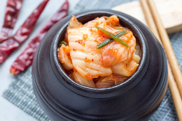 Kimchi Cabbage Korean Appetizer Ceramic Jar Horizontal Closeup — Stock Photo, Image