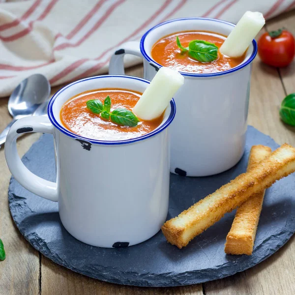 Homemade Tomato Basil Soup Mug Served Mozzarella Cheese Stick Croutons — Stock Photo, Image