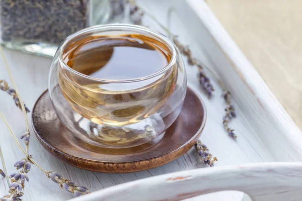 Sana Tisana Alla Lavanda Tazza Vetro Con Fiori Lavanda Sullo — Foto Stock