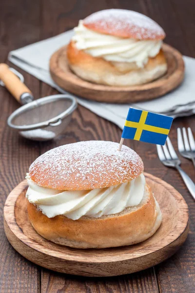 Tradycyjny Szwedzki Deser Semla Zwany Również Bułką Shrove Pastą Migdałową — Zdjęcie stockowe