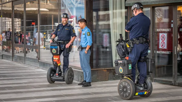 Sweden Police Duty Culture House Using Segway Stockholm Sweden August — Stock Photo, Image