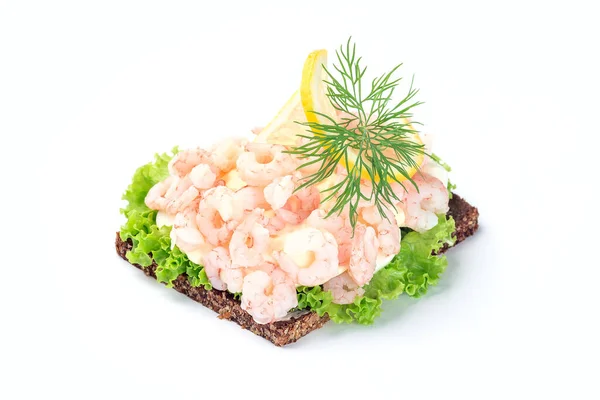 Traditionelles Schwedisches Bohnensandwich Mit Dunklem Brot Salat Eiern Mayonnaise Garnelen — Stockfoto