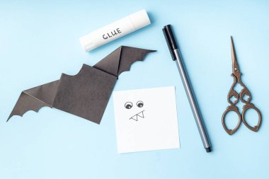 Cadılar Bayramı yarasa origamisi, adım adım talimat, çocuklarla basit diy, adım 8