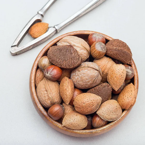 Diferentes Tipos Nueces Cáscara Avellana Nuez Almendra Nueces Brasileñas Tazón — Foto de Stock